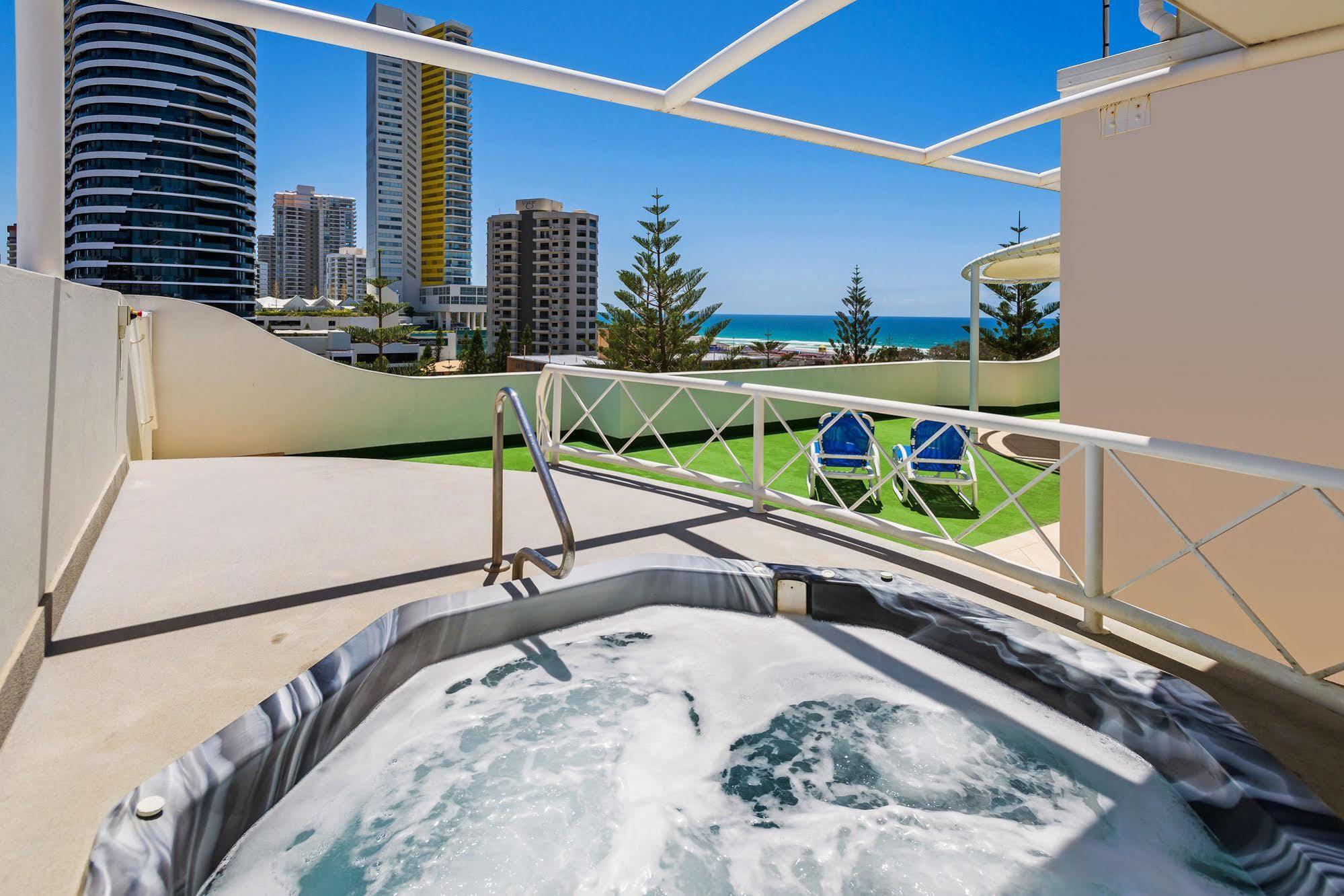 The Ritz Resort Heated Pool Гоулд Коуст Екстериор снимка